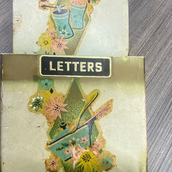 Vintage/ Antique Metal Bill, Letters, Mail, Memo, Key 🔑 Holder - Picture 3 of 11